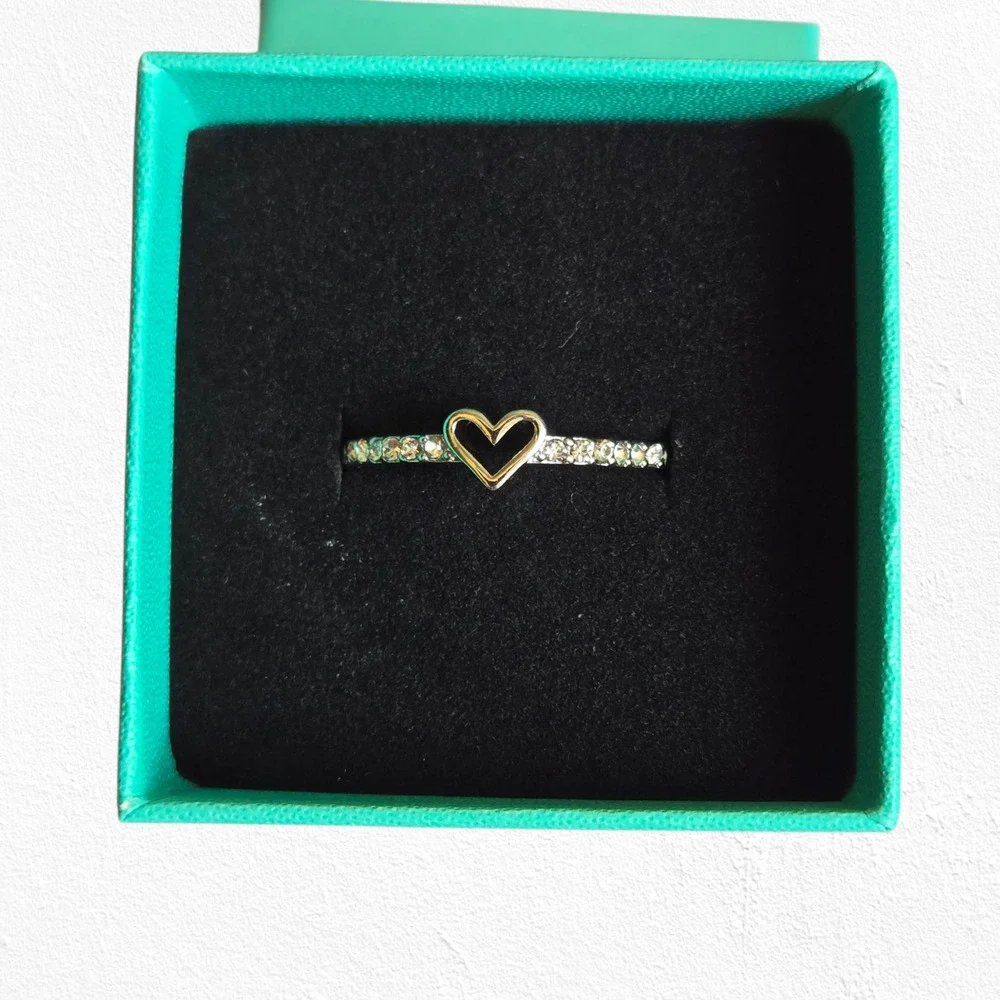 Silver Heart Coquette Zirconia Dainty Band Ring Size 9 New in Box Boutique